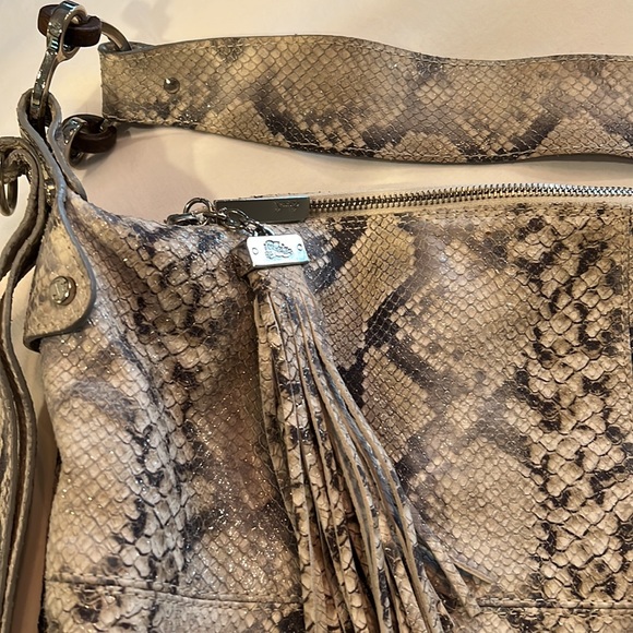 Jenrigo Hobo Bag - Picture 3 of 4